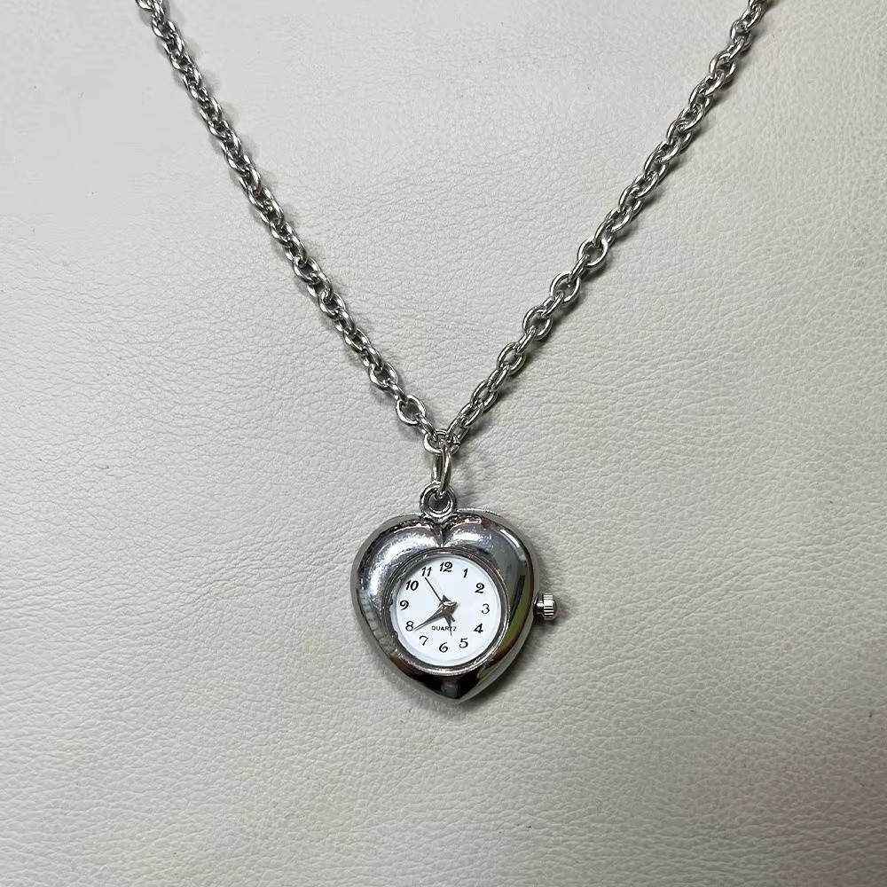Vintage Fashion Looks - Keychain Design Heart Pocket Watch Fashion
