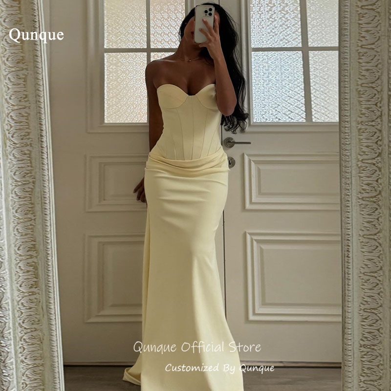 Vintage Fashion De - Qunque Yellow Floor Length Evening Dress