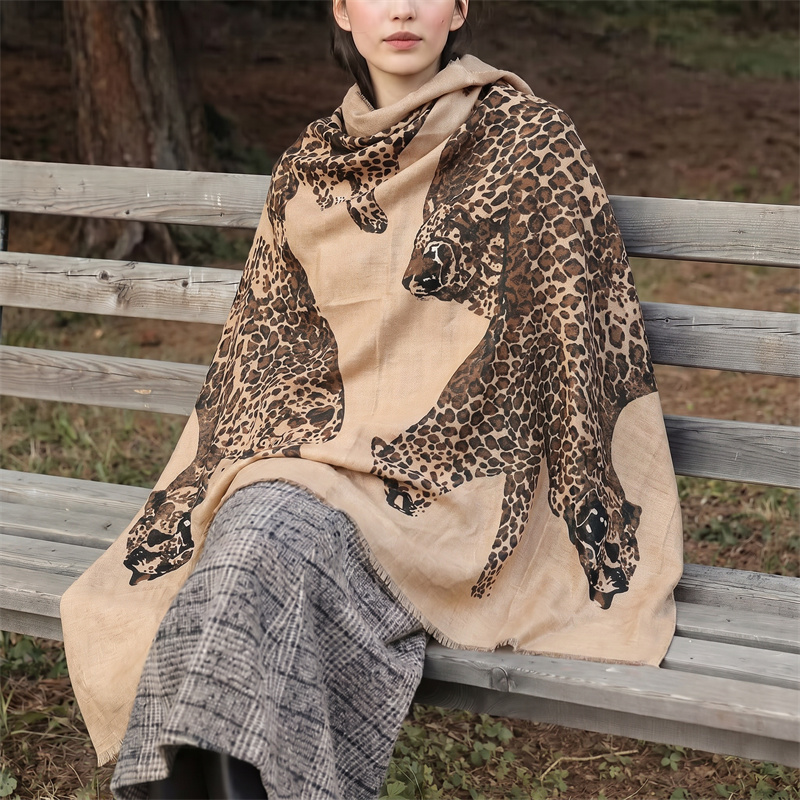 Vintage Leopard Print Hijab an - Vintage Fashion Prints recension och pris