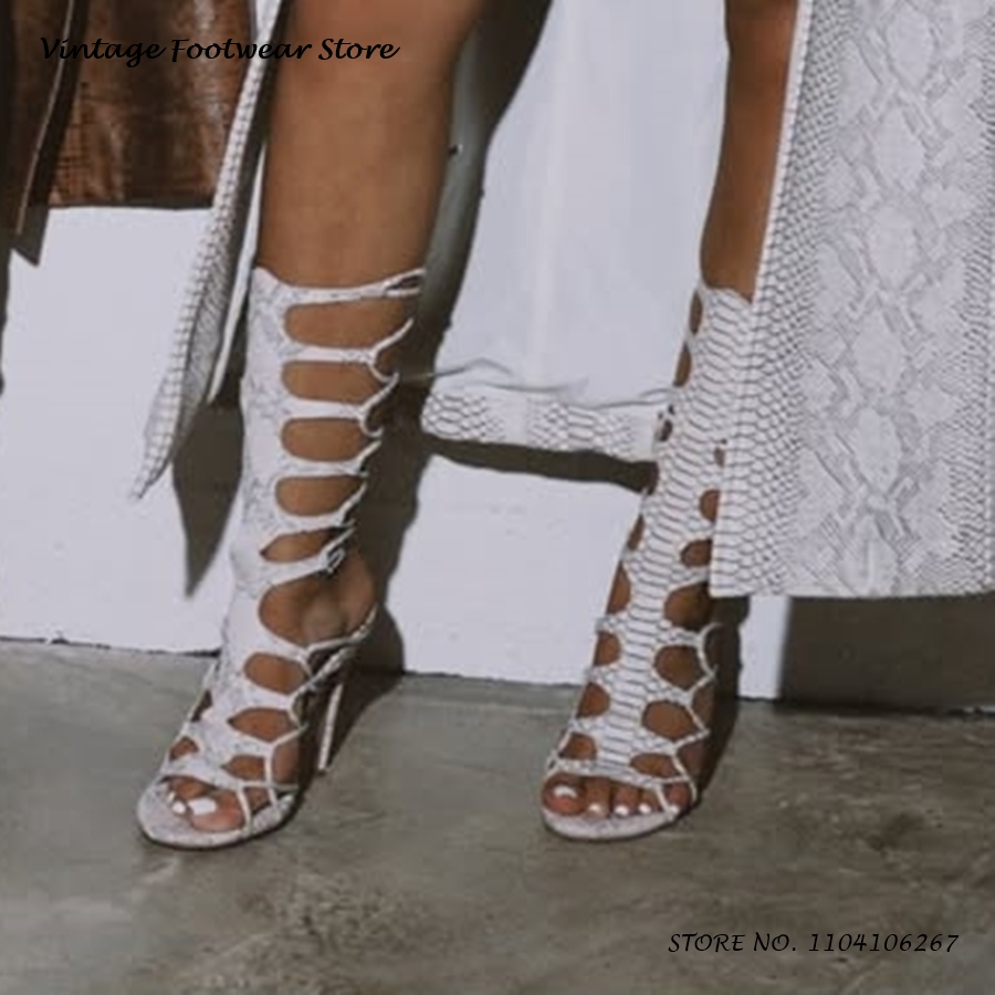 Python Pattern Cut-out Gladiat - Vintage Fashion Prints recension och pris