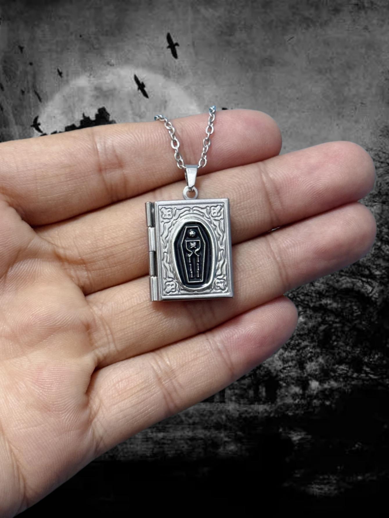 Gothic Horror Coffin Book Neck - Vintage Fashion Books recension och pris