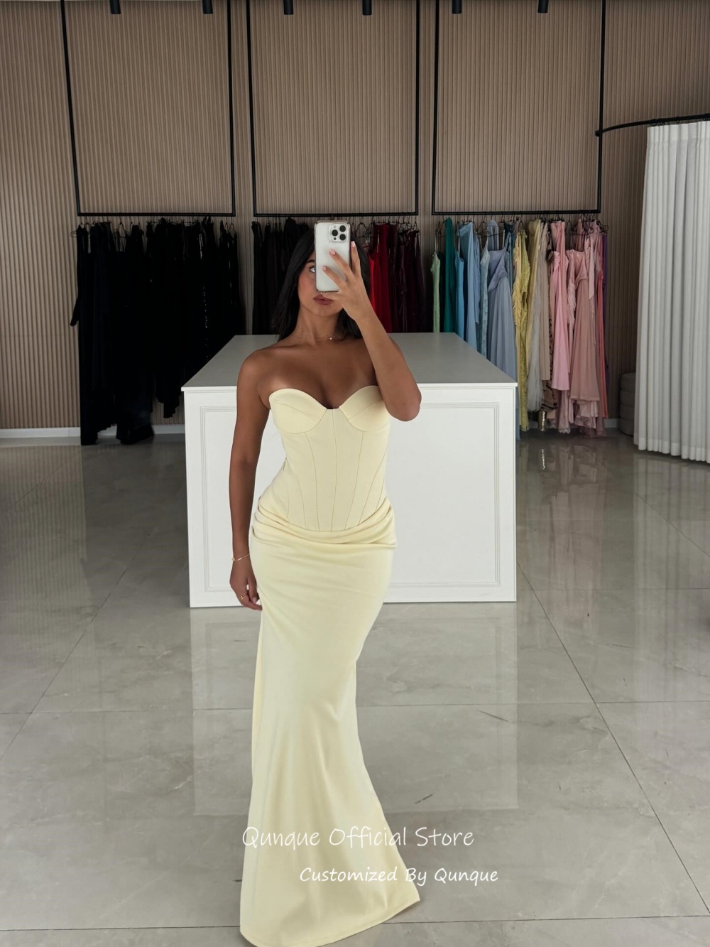 Qunque Yellow Floor Length Eve - Vintage Fashion De recension och pris