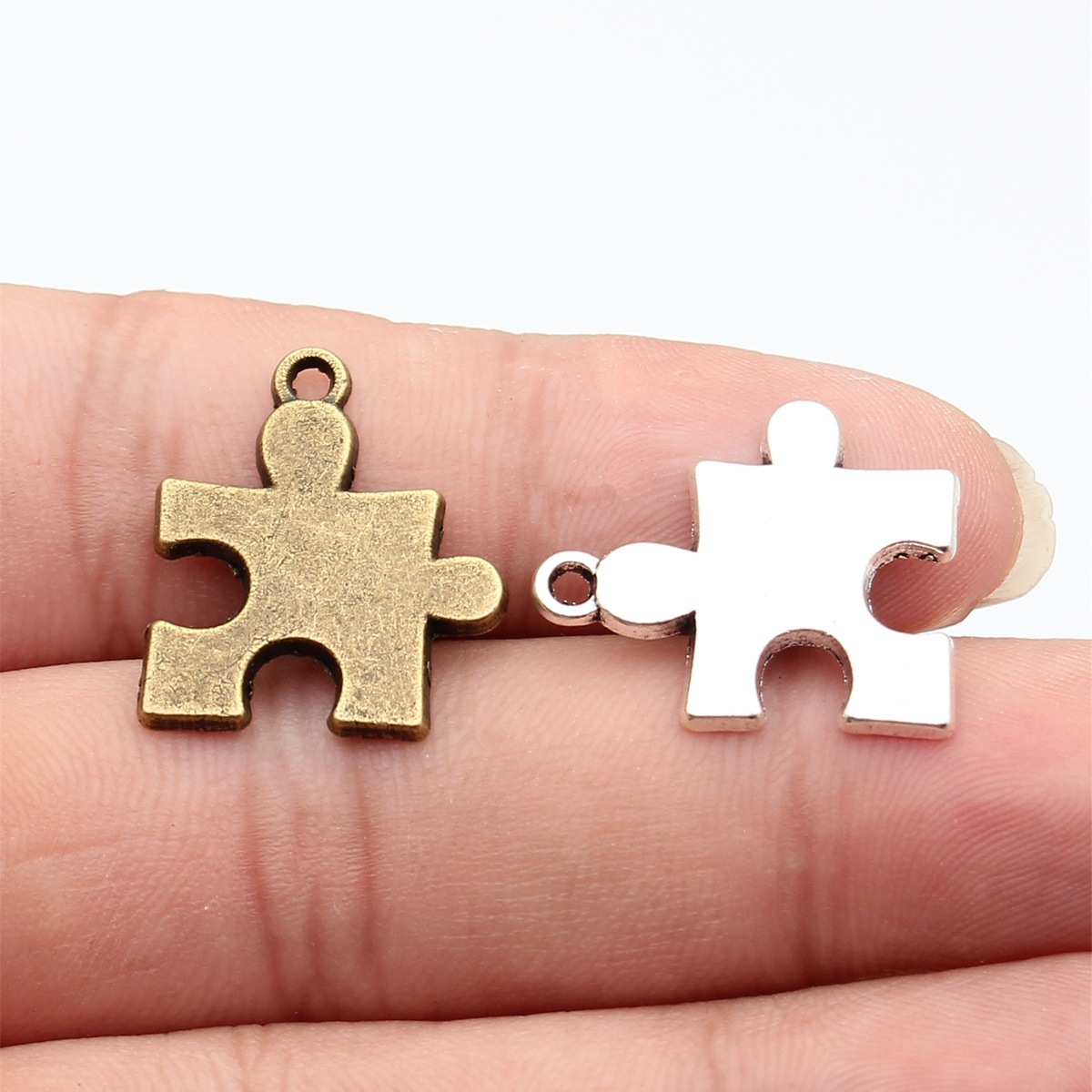 WYSIWYG 10pcs 23x20mm 2 Colors - Vintage Fashion Pieces recension och pris