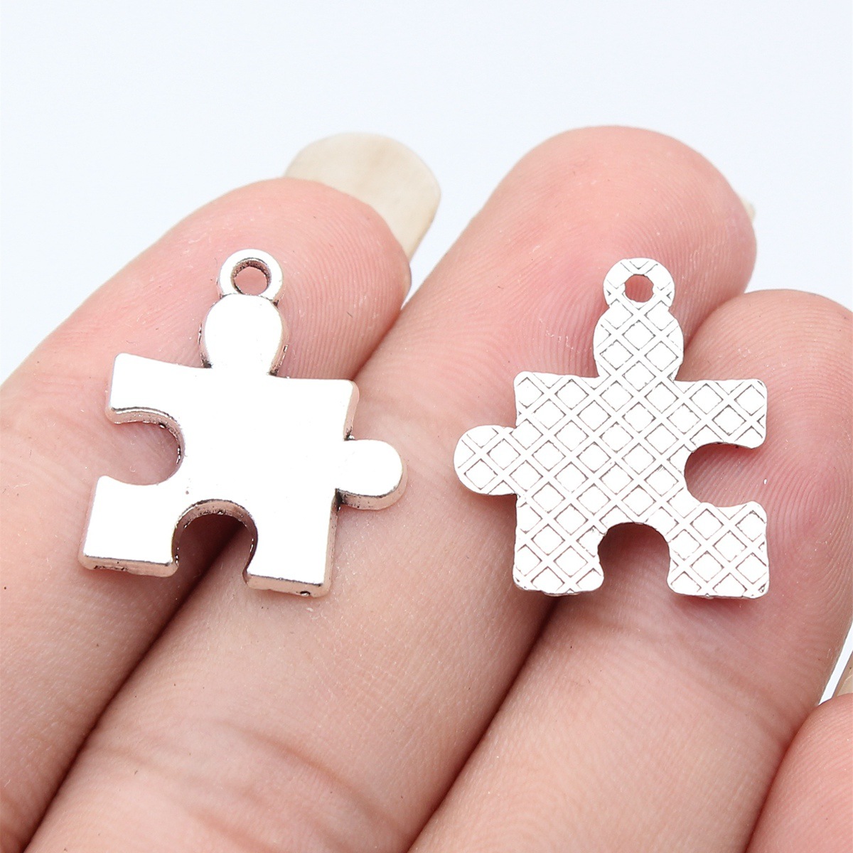 WYSIWYG 10pcs 23x20mm 2 Colors - Vintage Fashion Pieces recension och pris